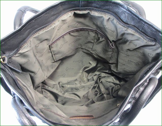 エスタシオン鞄 中の画像